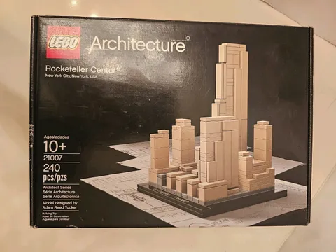  LEGO 21007 ARCHITECTURE Rockefeller Center NYC 240 Pieces New Sealed Retired 