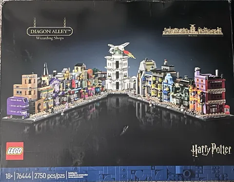 LEGO Harry Potter Diagon Alley Wizarding Shops 76444 2750 pcs 18+