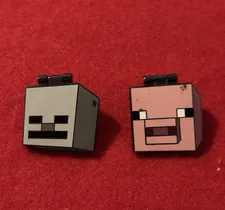 ThinkGeek Minecraft Pixel pin featuring a 2D blocky design that flips Lot of 2 