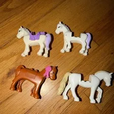 Lego minifigure Horses Lot Of 4.