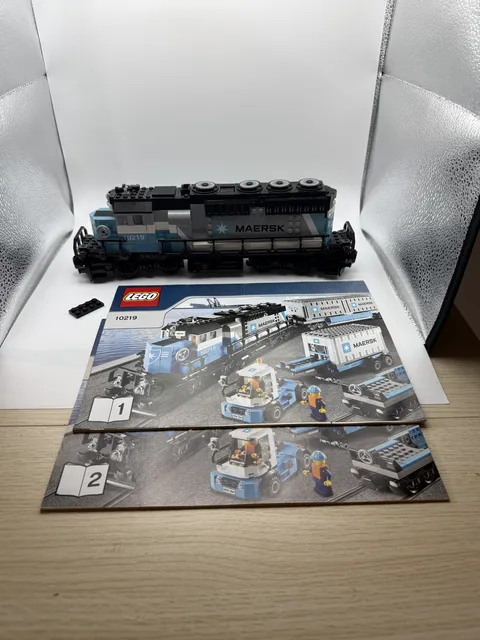 LEGO 10219 Maersk Line Diesel Locomotive Blue w/ Minifigure Instructions