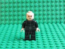 LEGO Star Wars Kylo Ren Minifigure Tattered Robe Scar 75236 sw1006 NH32