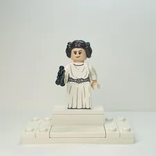 LEGO Star Wars Princess Leia Organa White Dress (retired minifigure)