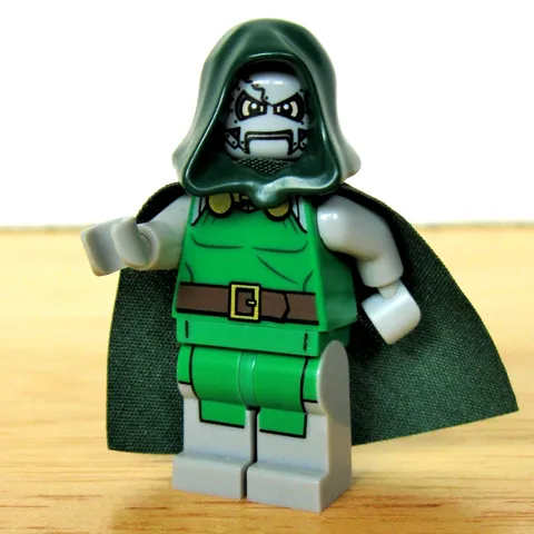 LEGO Marvel Super Heroes Dr. Doom 76005 Spider-Man: Daily Bugle Showdown RARE