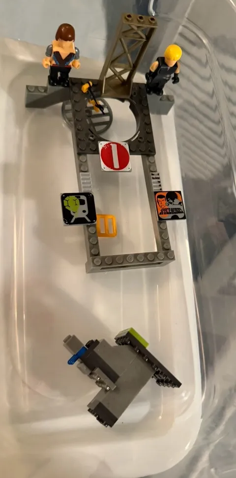 LEGO TMNT 79103 Turtle Lair Attack - Training Platform + Stickers - Parts