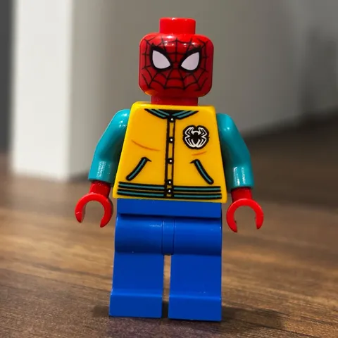 LEGO Marvel Spider-Man SH0757 Minifigure Bright Light Orange Letter Jacket