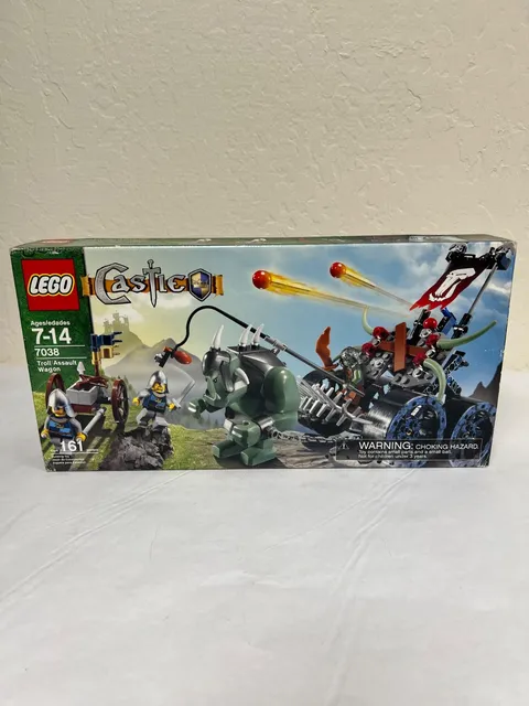 LEGO Castle Fantasy Era 7038 Troll Assault Wagon 161pcs Complete Set Unopened