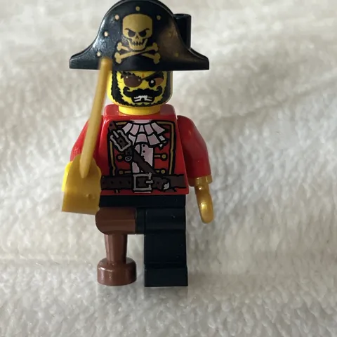 Lego Collectible Minifigures Series 8 Pirates Of The Caribbean Captain One Leg