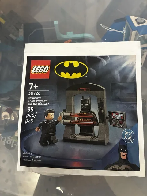 LEGO Batman Bruce Wayne and the Batsuit Paper Bag 30726 (SEALED)