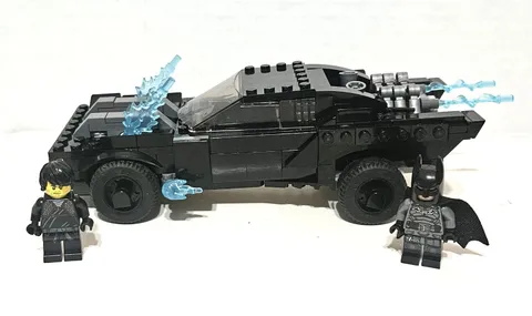 LEGO Super Heroes Batman Batmobile The Penguin Chase W/Batman Mini Figure