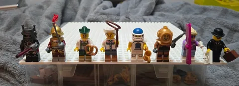 Complete Set Series 8 LEGO 8833: Excellent used condition, all 16 Minifigures