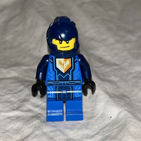 LEGO MINIFIGURE NEXO KNIGHT CLAY MOORINGTON USED CONDITION NEX083
