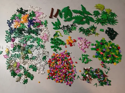 LEGO BULK LOT PLANT BAMBOO SWORDLEAF PALM FLOWER STEMS LEAVES  MORE