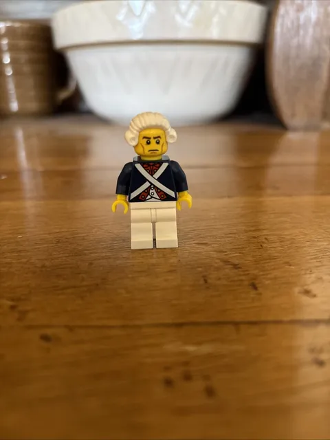 LEGO CMF Series 10 - Revolutionary Soldier Minifigure - col156 - 71001