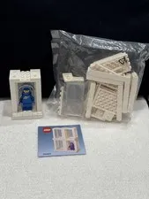 LEGO Minifigure Display Boxes 850423 Blue Benny Space Man Astronaut No Box
