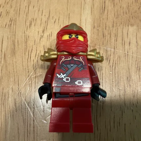 Lego Ninjago Kai Minifigure Red w/ Gold Shoulder 