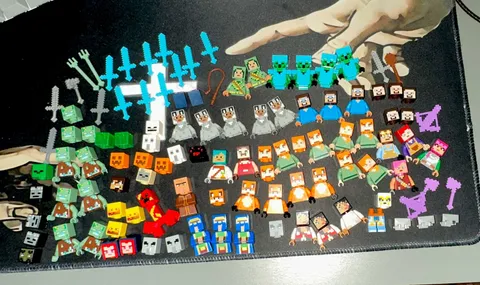 LEGO Minecraft Minifigure Lot Steve Alex Creeper Zombie w/ Weapons & Armor