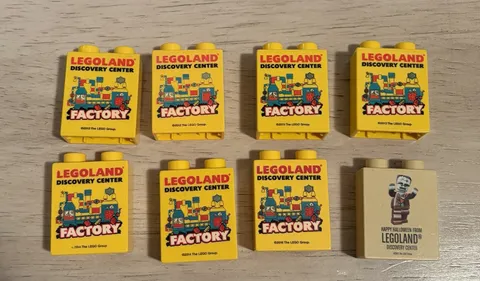 Legoland Discovery Center Factory  Lego Duplo Lot of 8 bricks; multiple years
