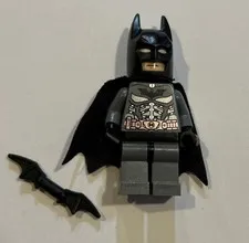 LEGO Batman - Dark Bluish Gray Suit with Copper Belt sh064 Set 76001