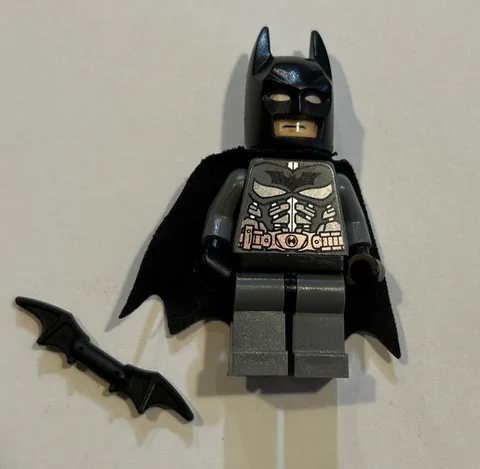 LEGO Batman - Dark Bluish Gray Suit with Copper Belt sh064 Set 76001