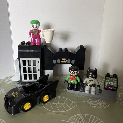Lego Duplo 10919 DC Batman Bat cave Robin Batmobile INCOMPLETE