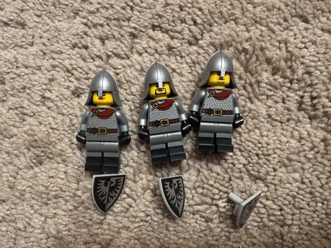 3 exclusive LEGO BAM black falcon KNIGHTS red capes/shields MINIFIGURES