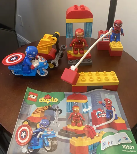 LEGO Duplo Super Heroes Lab 10921 100% COMPLETE w/America Spider-Man Iron Man