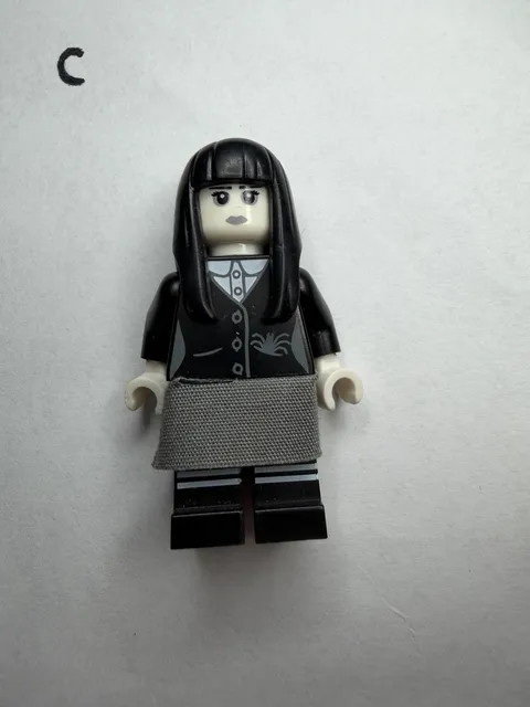 LEGO 71007 Series 12 Collectible Minifigure Spooky Goth Girl