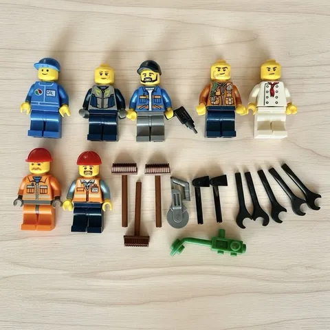 LEGO Minifigure Lot Construction Worker City Figures & Tools Bundle 20 Pieces