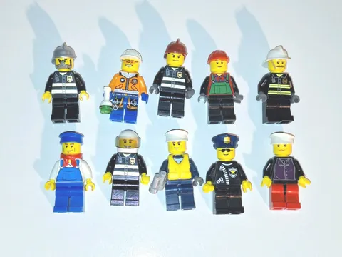 Lego Minifigure Assortment x 10p.Excellent Used Cond.Possibly Altered From Orig.