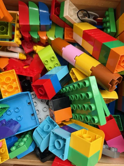 LEGO DUPLO 100 Piece Lot Assorted Bricks Mixed Colors Used