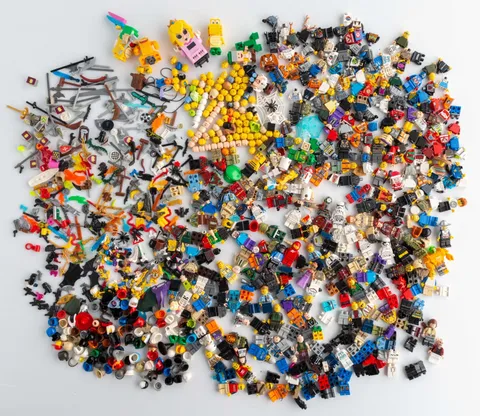 1KG Genuine LEGO Minifigure Parts Bundle Star Wars Ninjago Castle Weapons