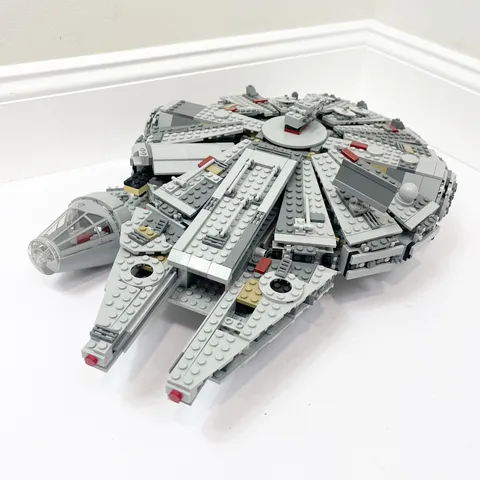 Lego Star Wars 75105 2015 Millennium Falcon