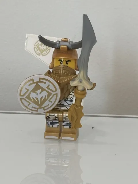 Lego Ninjago Dragon Master Sensei Wu Hunted Minifigure Authentic PreOwned njo456