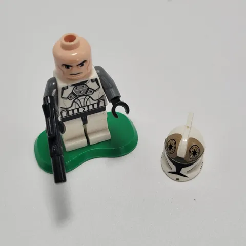 LEGO SW0221 Clone Trooper Gunner (Phase 1) -Large Eyes, with Blaster, 8014 8039