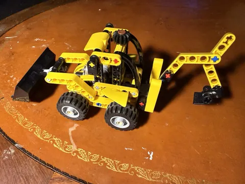 42197 LEGO Technic Backhoe Loader 100% COMPLETE Unsealed