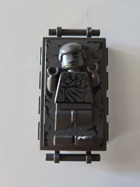 2009 LEGO Star Wars Han Solo Minifigure in Carbonite