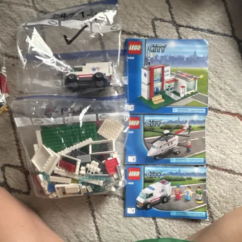 LEGO CITY 4429 Ambulance Plane 215 pcs set w/ Instructions no box