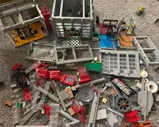 LEGO Super Heroes: Daily Bugle (76178) PARTS LOT NOT COMPLETE BUILD ONLY