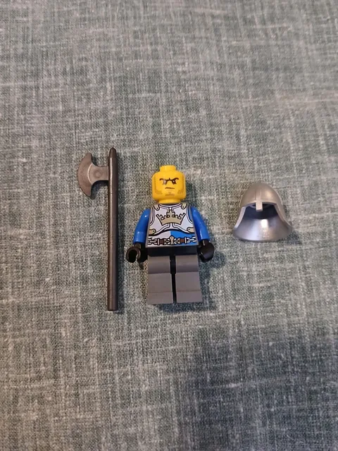 LEGO Castle Fantasy Era Crown Knight cas407 Minifigure Helmet Halberd