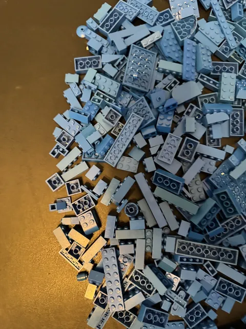 LEGO Lot of 1 Lb 11oz Random Blue LEGO pieces 