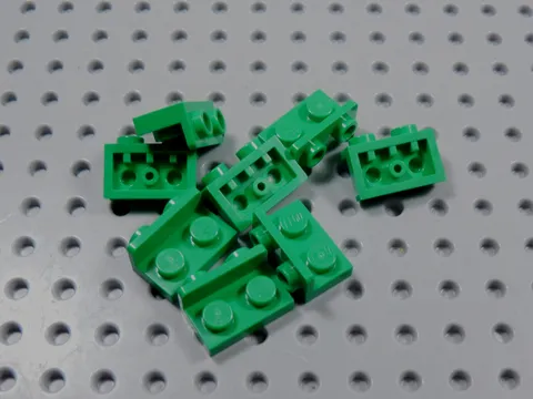 LEGO Lot of 8 Green 1x2-1x2 Inverted Brackets BM
