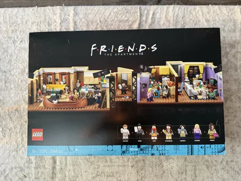 *SEALED* LEGO Icons: The Friends Apartments (10292)