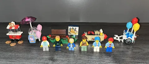 LEGO 10303 Loop Coaster Minifigs, Food Booths, Bench, Balloons.