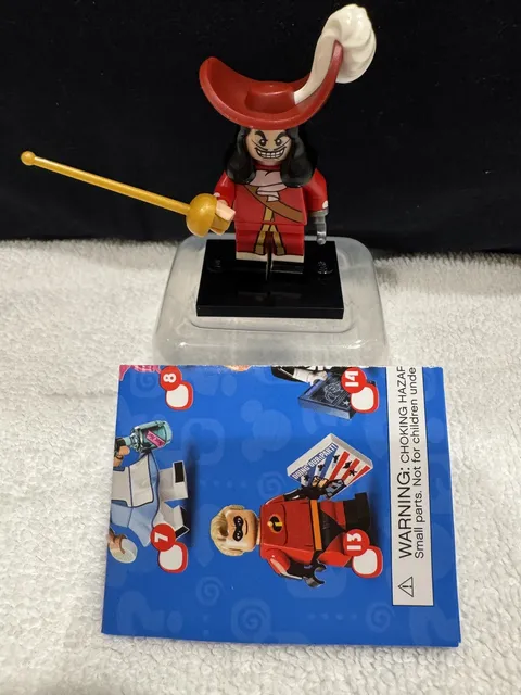 LEGO DISNEY Captain Hook Series 1 Collectible Minifigures 71012 from Peter Pan