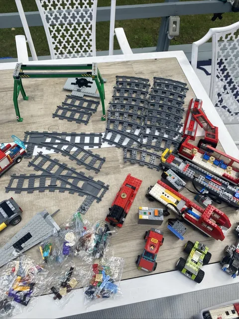 Variety Of Lego Pieces Train Tracks Cars Etc Over 1000’s Of Pieces
