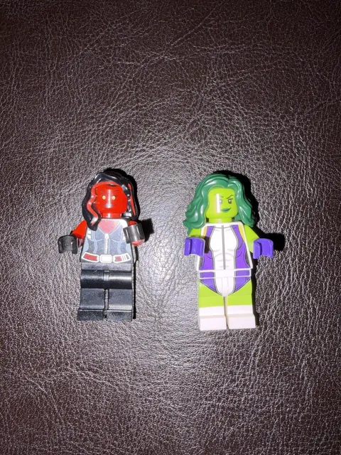 LEGO Marvel Superhero Red She Hulk and She Hulk minifigures VERY GOOD CONDITION