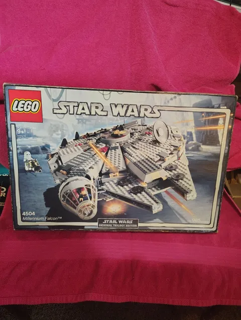 LEGO Star Wars: Millennium Falcon (4504) USED BUT COMPLETE. Stickers Unused