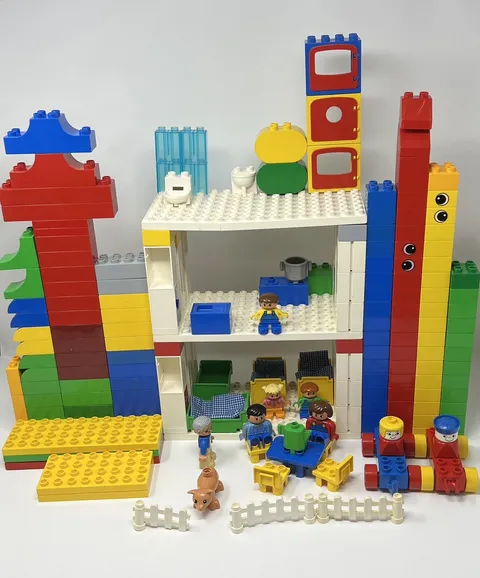 1986 Lego Duplo set + Storage Bag + 2002, 3620 Playhouse Set W/ 9 Minifigures