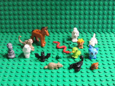 Lot of Lego minifigures animals monkey pets dog cat bird  snake horse frog C14